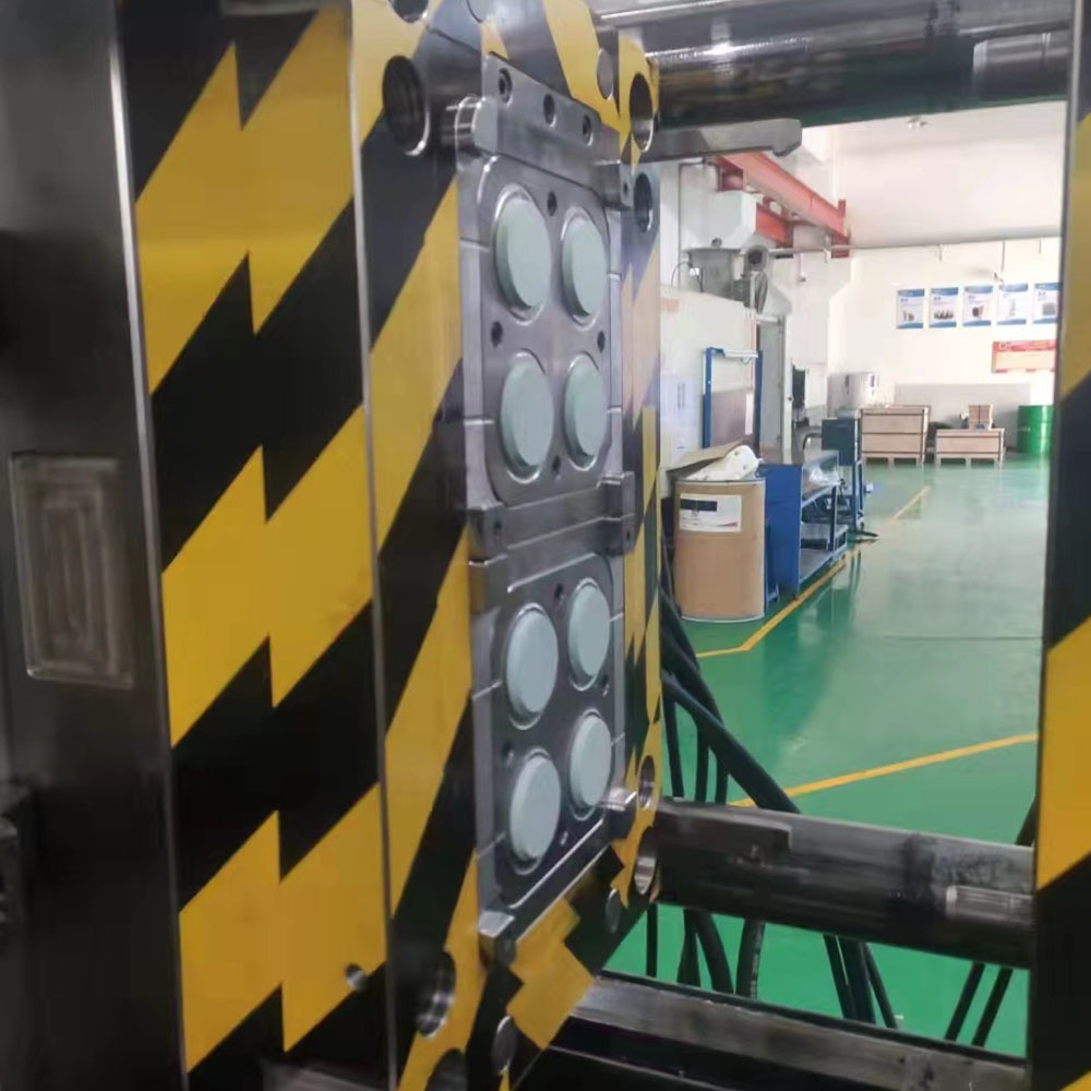 3 Types of hot runner mold Injection Molding System